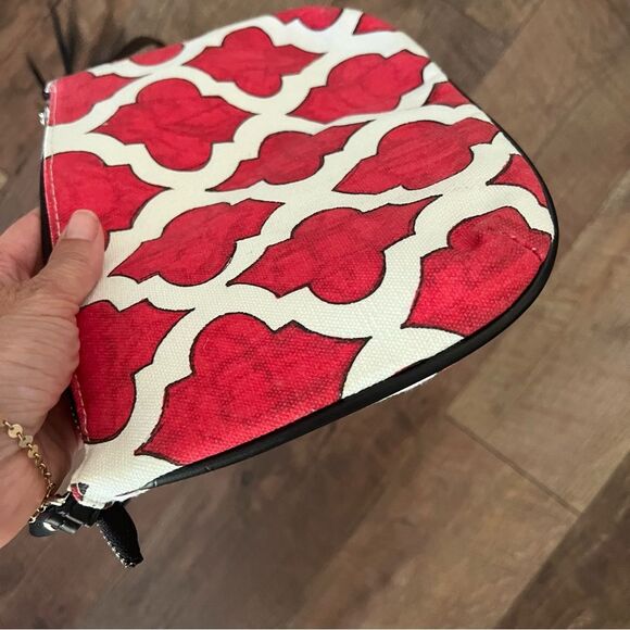 BRIGHTON RED BIRD CROSSBODY Love Dove Peace Bird Berry Msger Purse Tassle - Picture 7 of 12